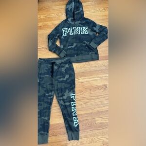 Victoria’s Secret PINK Jogger Set Women’s Medium Camouflage Pockets Logo Casual